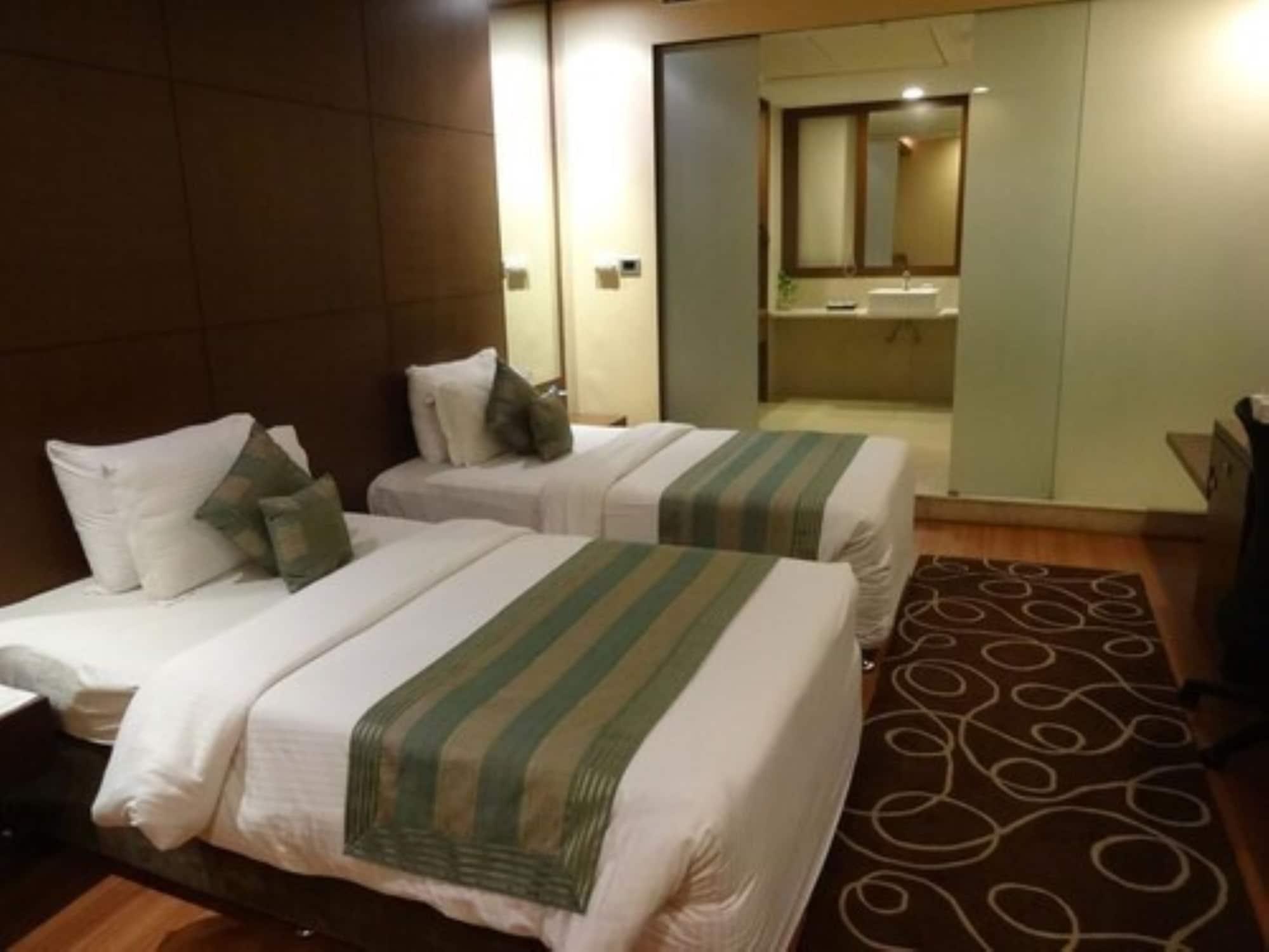 Minerva Grand Secunderabad Hotel Hyderabad Bagian luar foto